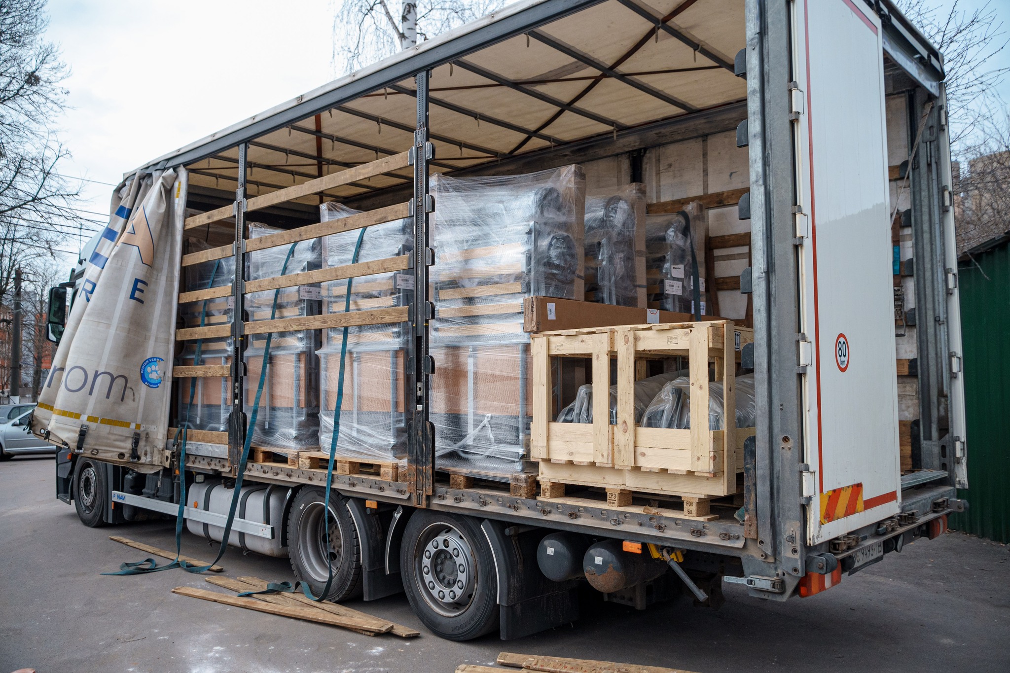 Medical Equipment and School Furniture: Another Shipment of Humanitarian Aid Has Arrived in Vinnytsia from the Partner City of Münster