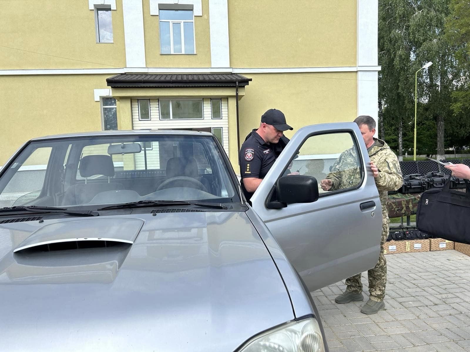 Колектив Муніципальної варти Вінниці передав для військових чергове авто 