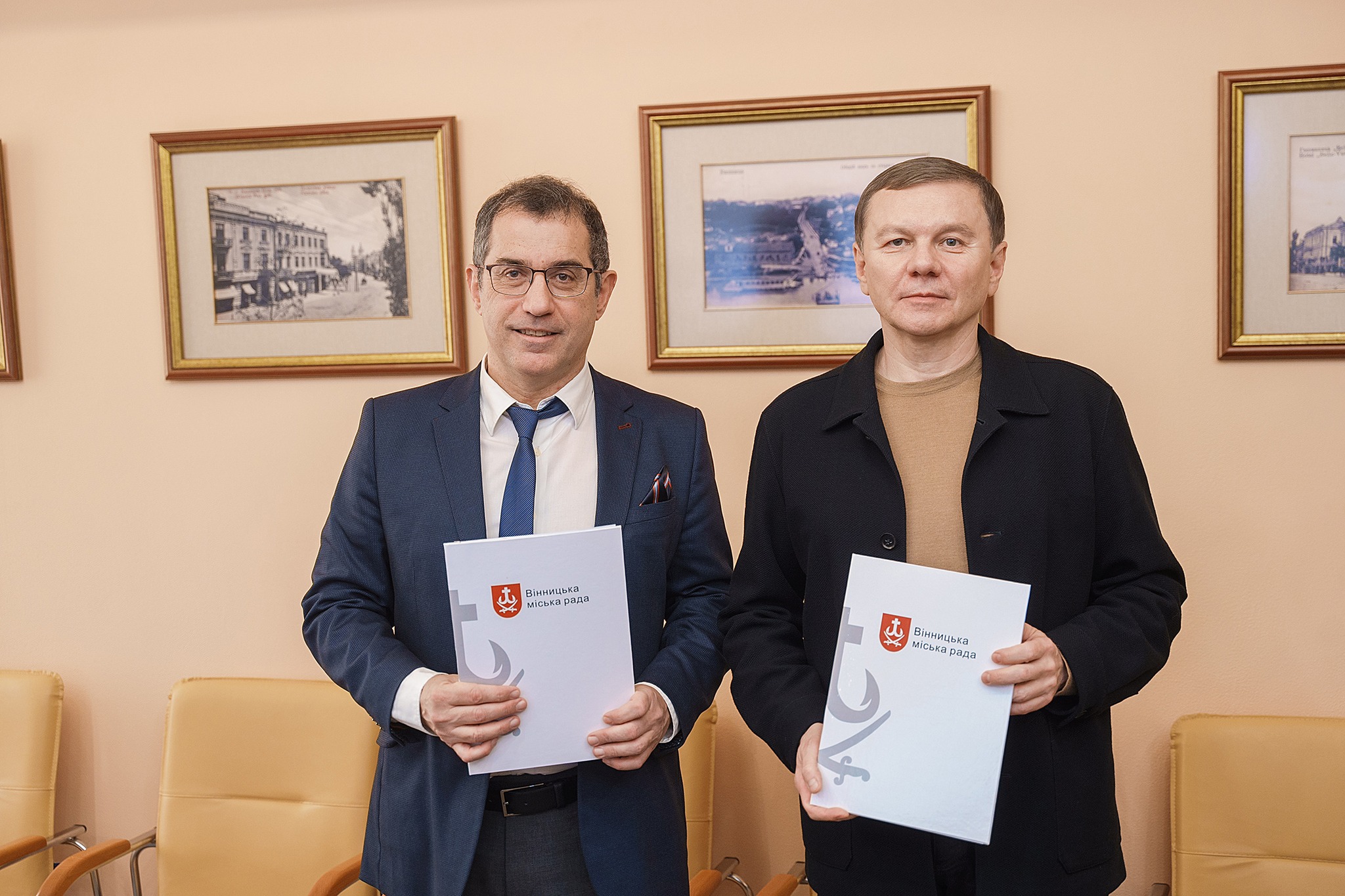Стійкість. Вінницька міська рада підписала меморандум про співпрацю з міжнародними компаніями EarlyBird Global та SRDB Law Firm