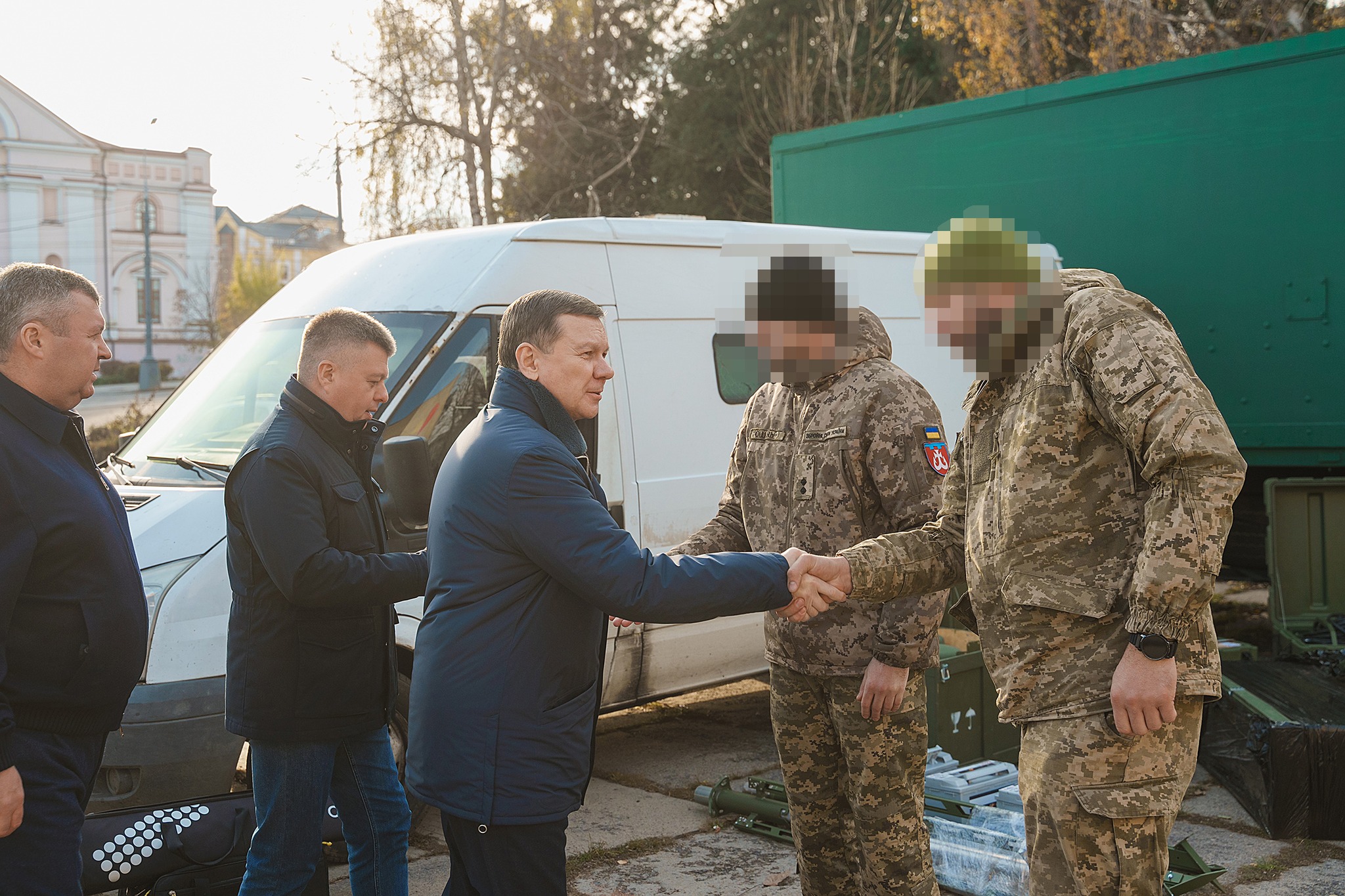 Засіб РЕБ та мобільна лазня для 120 бригади ТрО. Вінницька міська рада разом з громадою та Міжрегіональним координаційним гуманітарним штабом передала на передову чергову допомогу