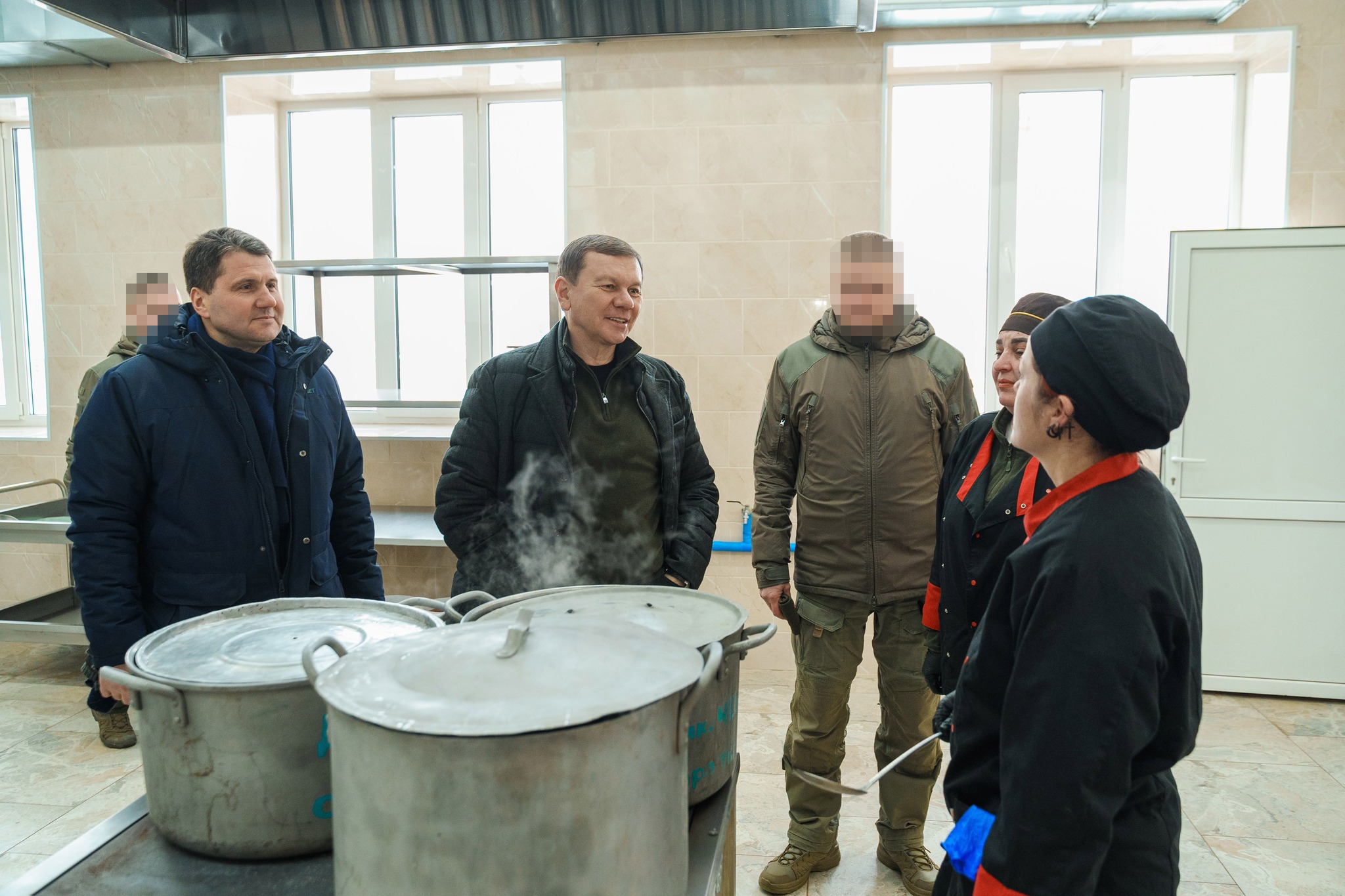Сергій Моргунов побував у військовій частині, яка отримала субвенцію на облаштування належних умов для оборонців