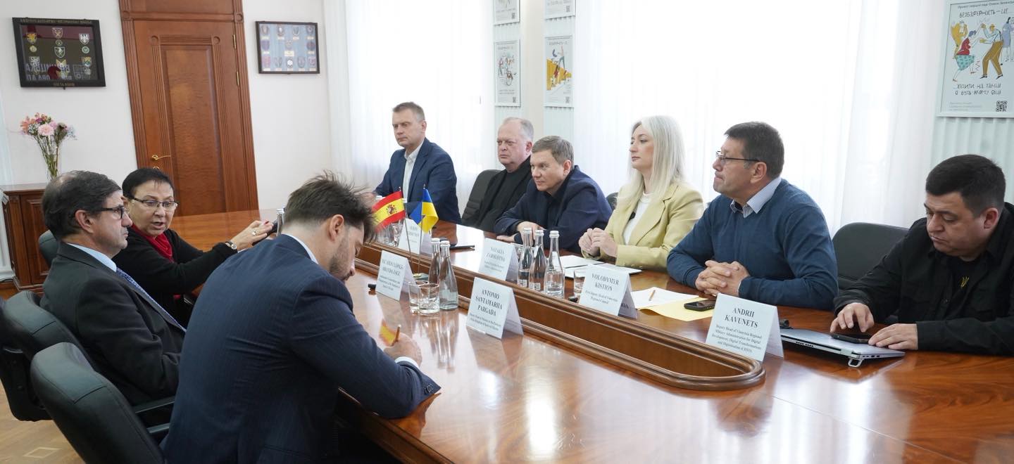 «Наша громада зацікавлена у посиленні зв’язків». Сергій Моргунов зустрівся з Надзвичайним і Повноважним Послом Королівства Іспанія в Україні 