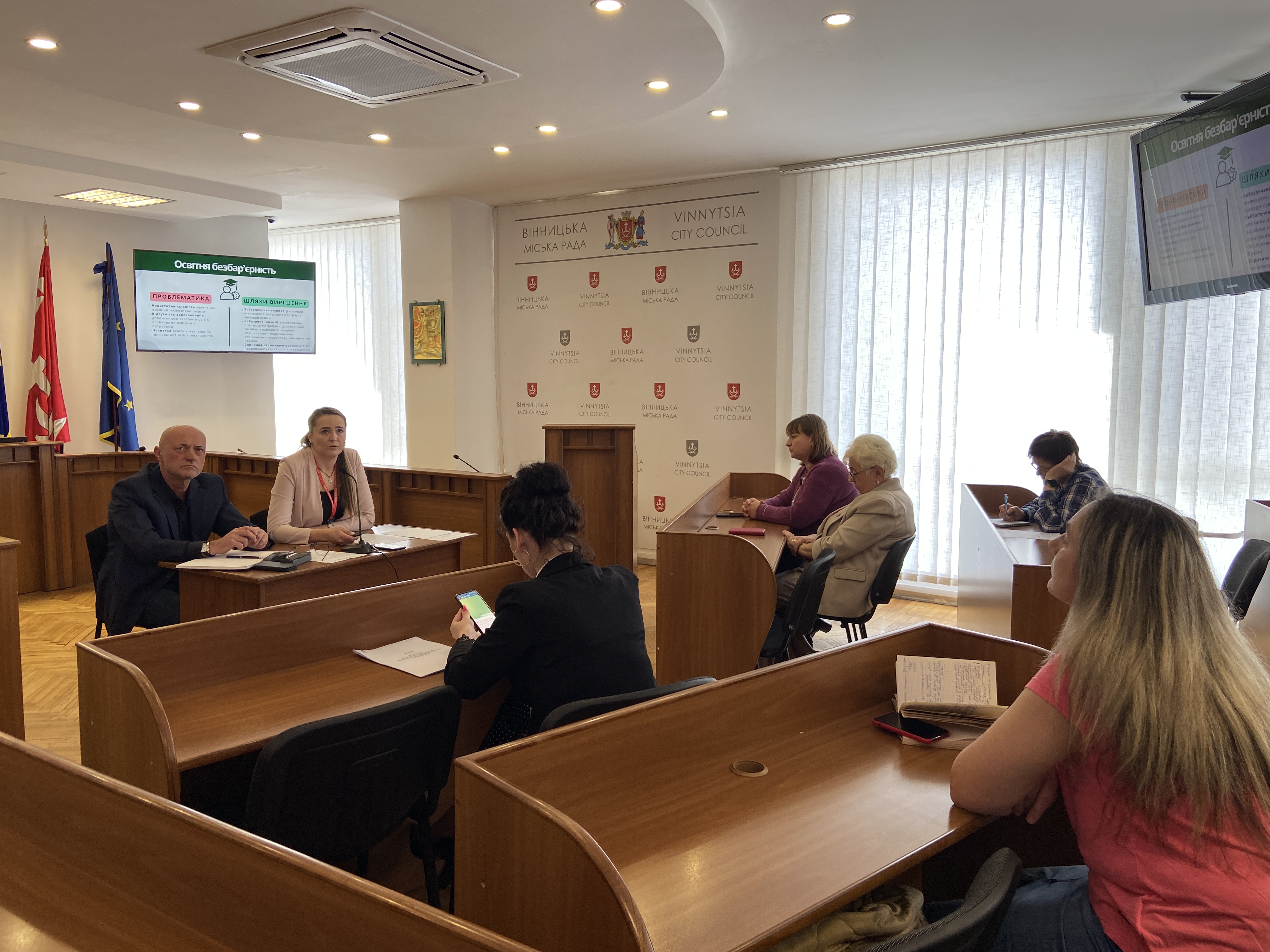 Прибирати бар’єри та знаходити нові можливості: у Вінниці триває розробка проєкту Програми розвитку безбар’єрного простору ВМТГ на 2024-2027 роки
