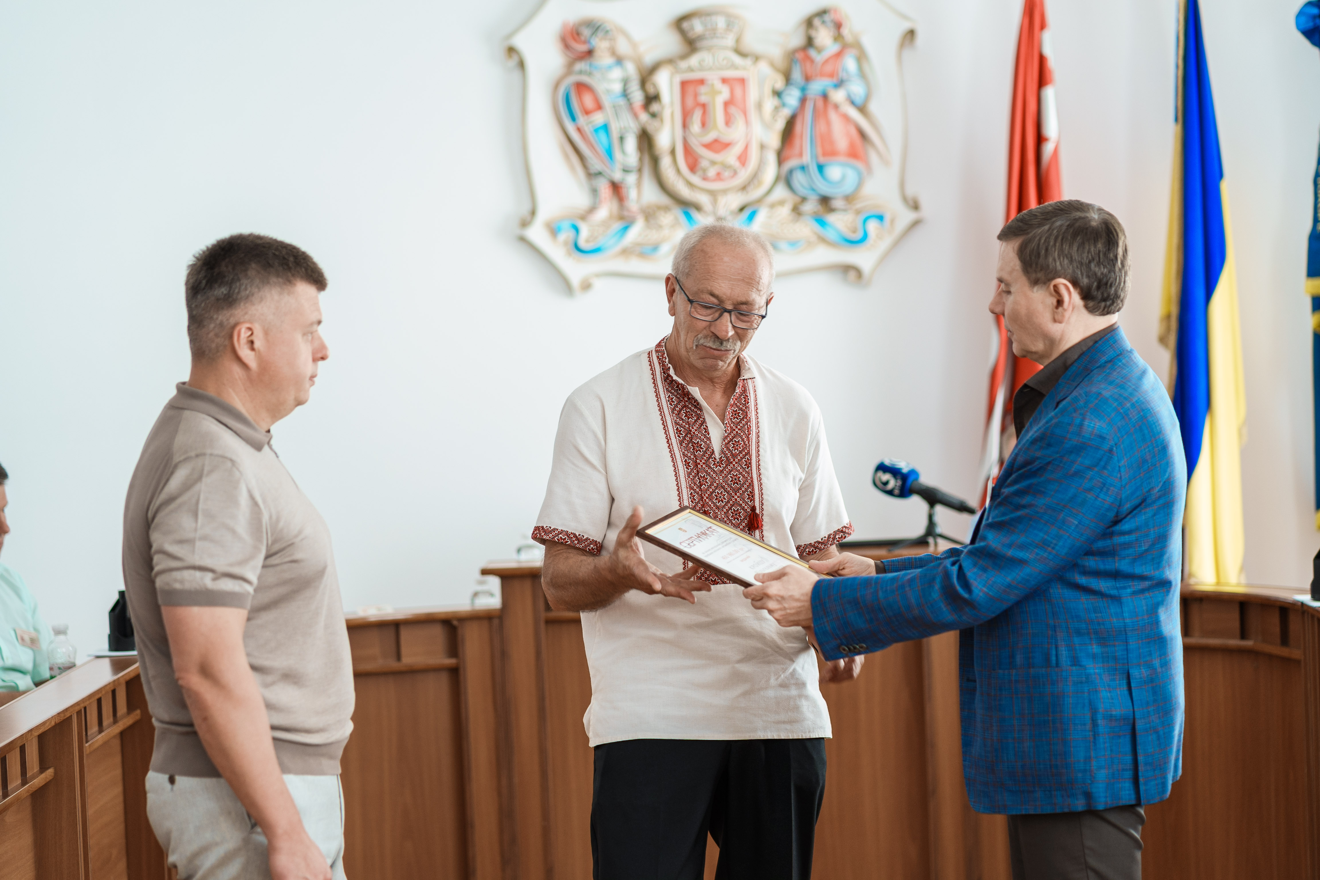 До Дня Незалежності України Сергій Моргунов вручив сертифікат на авто ветерану російсько-української війни
