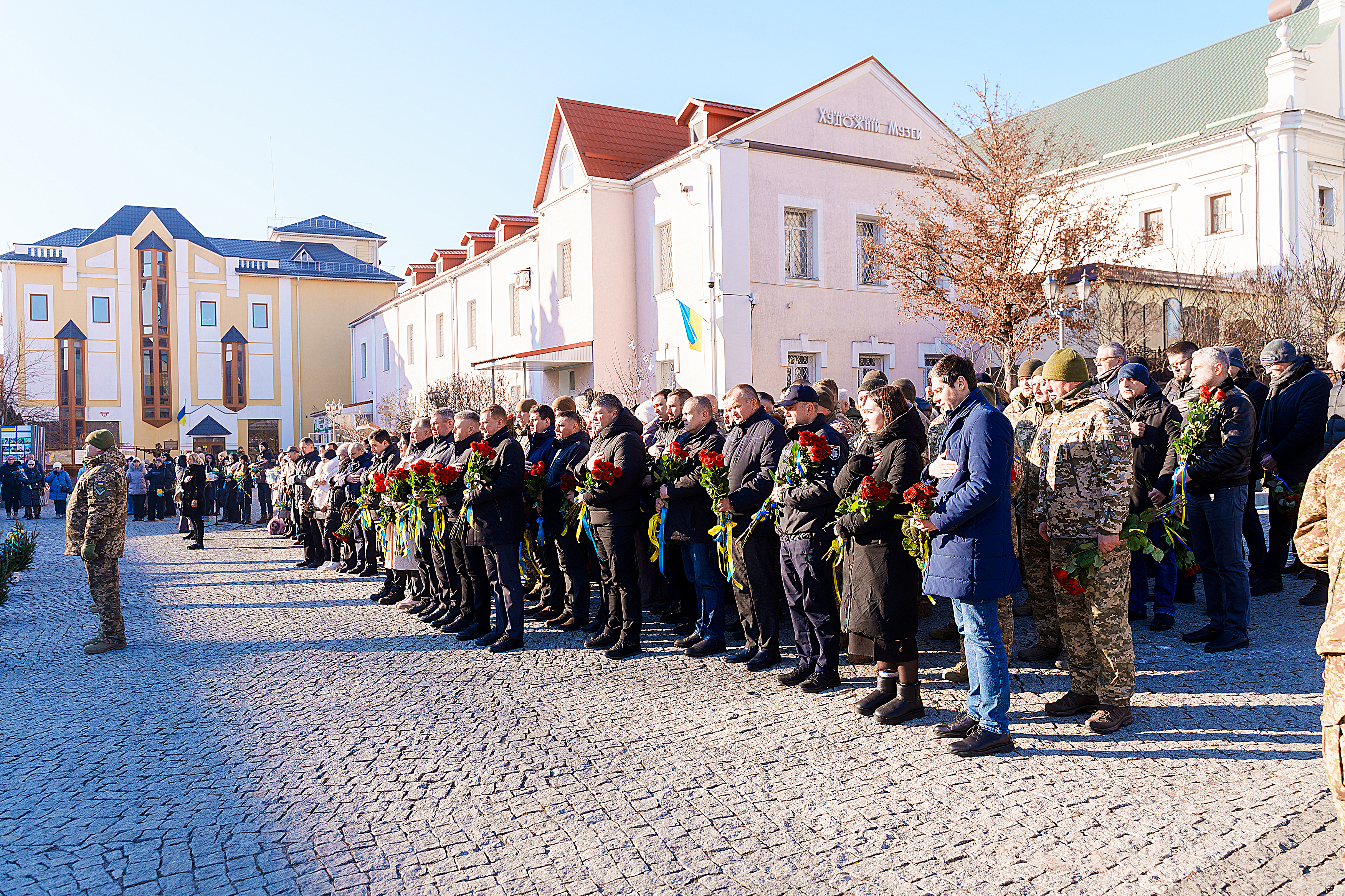 У третю річницю повномасштабного вторгнення вінничани вшанували пам’ять військових та цивільних, які загинули внаслідок агресії росії