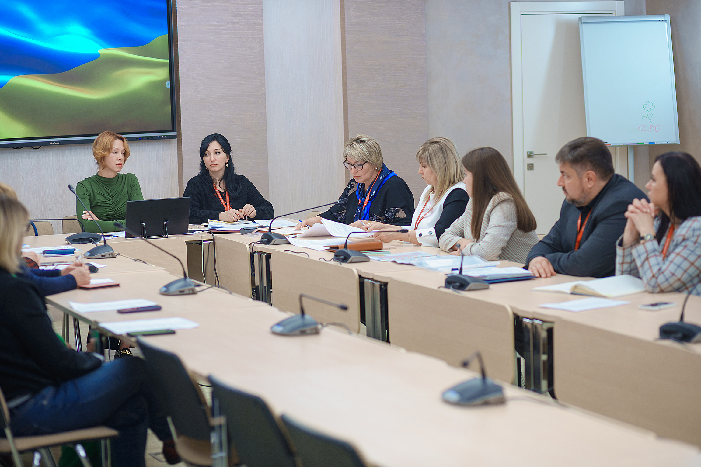 У Вінниці відбулось чергове засідання ради родин загиблих (померлих) Захисників і Захисниць при міському голові: обговорили питання, які турбують рідних полеглих 