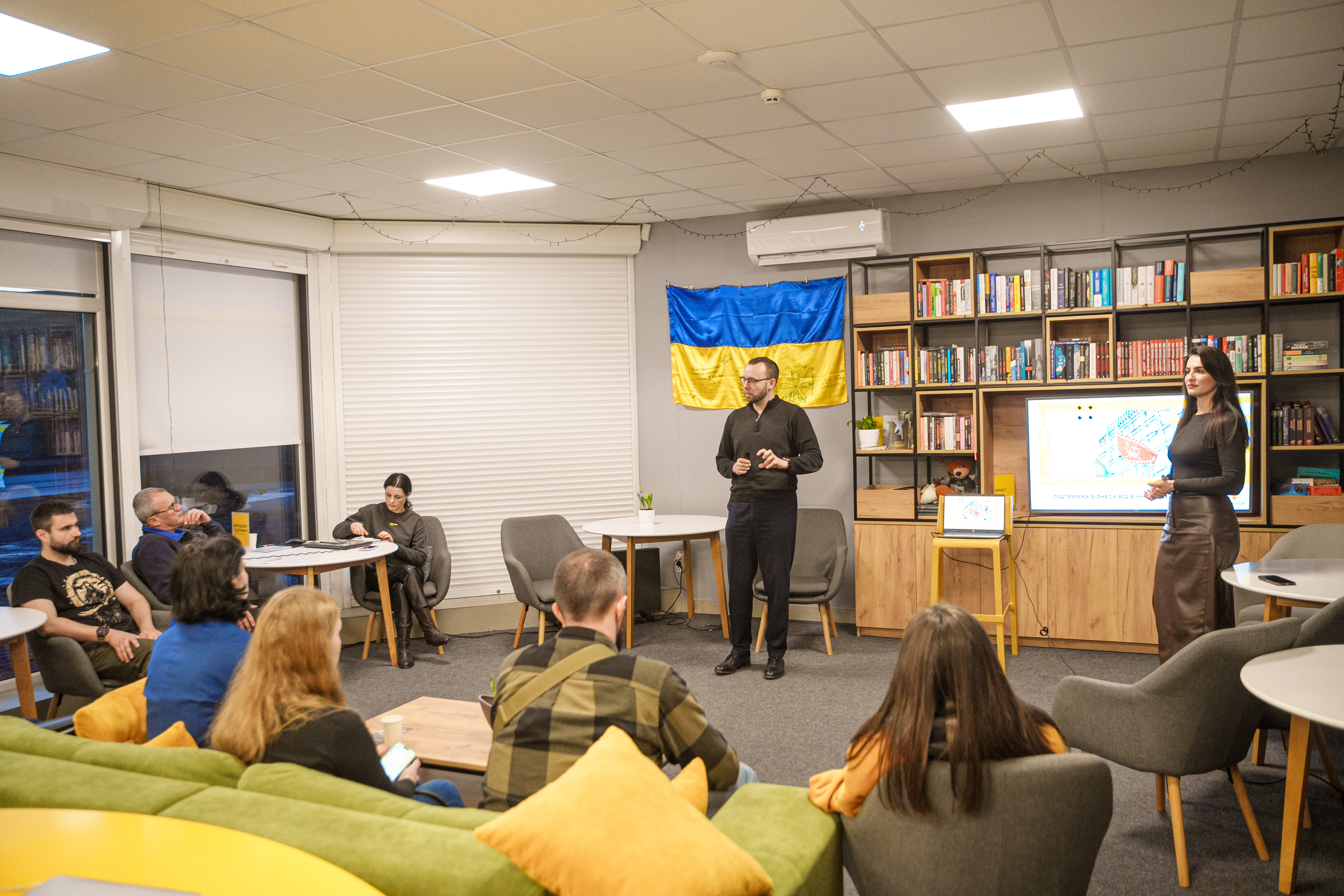 Ваучерна підтримка та інші інструменти для розвитку бізнесу. У Вінниці відбулась зустріч з ветеранами та членами їхніх сімей