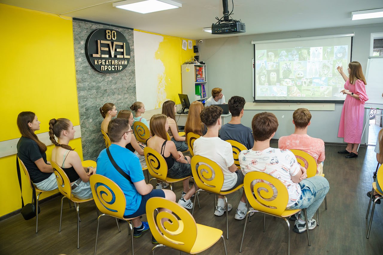 «Розправити крила та знайти себе»: у VinSmart Центрі стартував проєкт «Простір можливостей» для підлітків