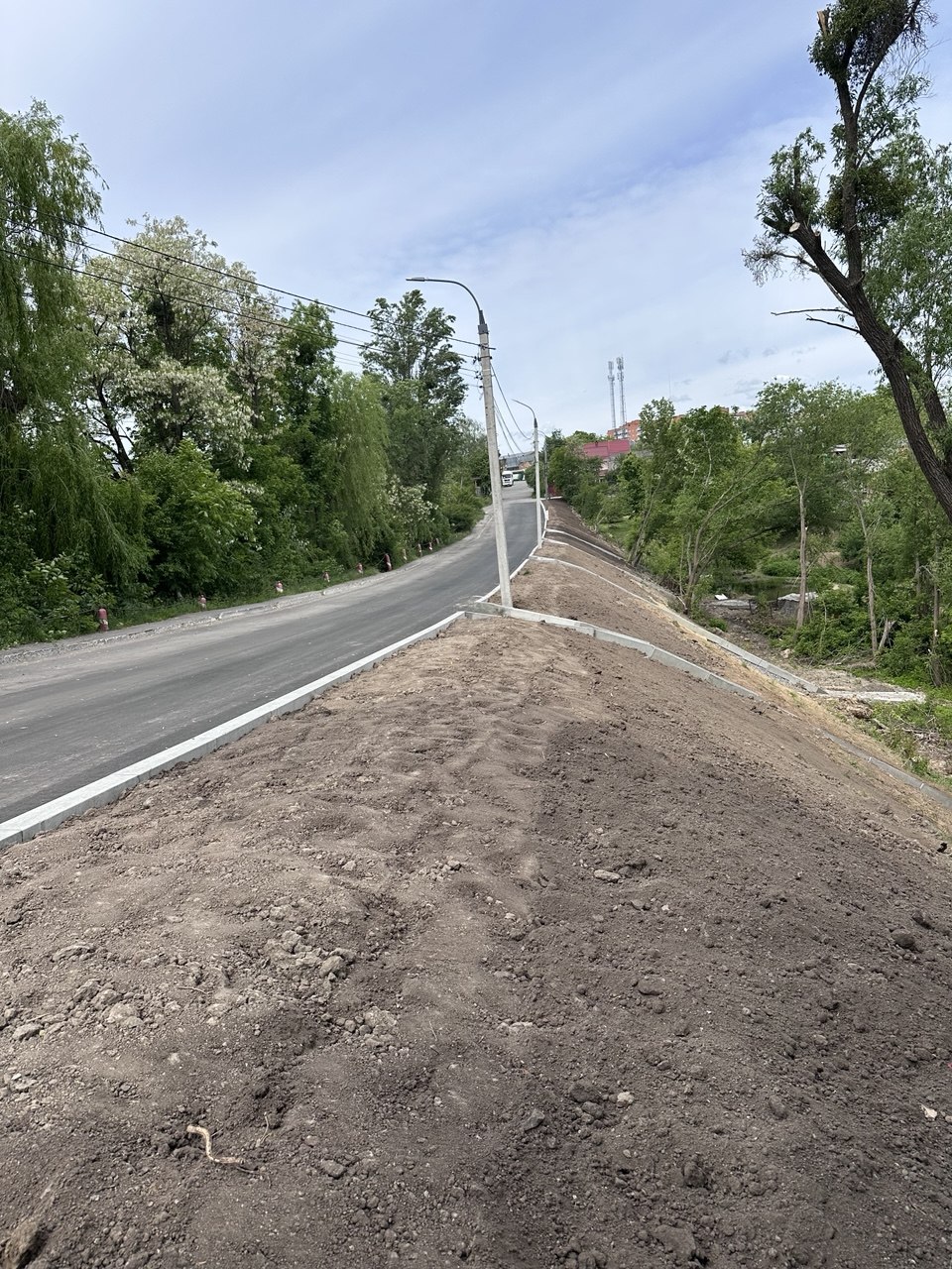 У Вінниці відремонтували проїзд та укріпили схил на провулку Костя Широцького