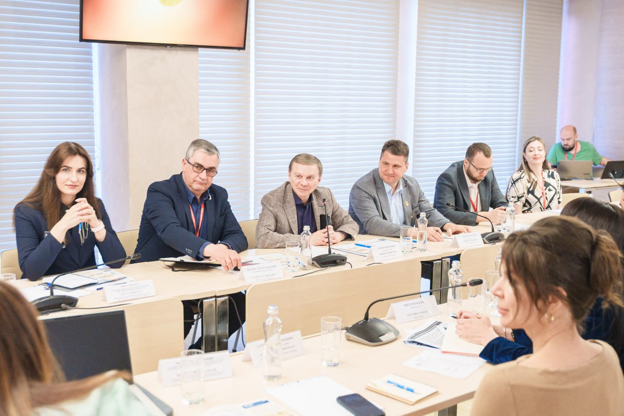 Делегація зі Швейцарії та міжнародних організацій презентувала у Вінниці програму «Конкурентоспроможність для відновлення України 2026–2030» 